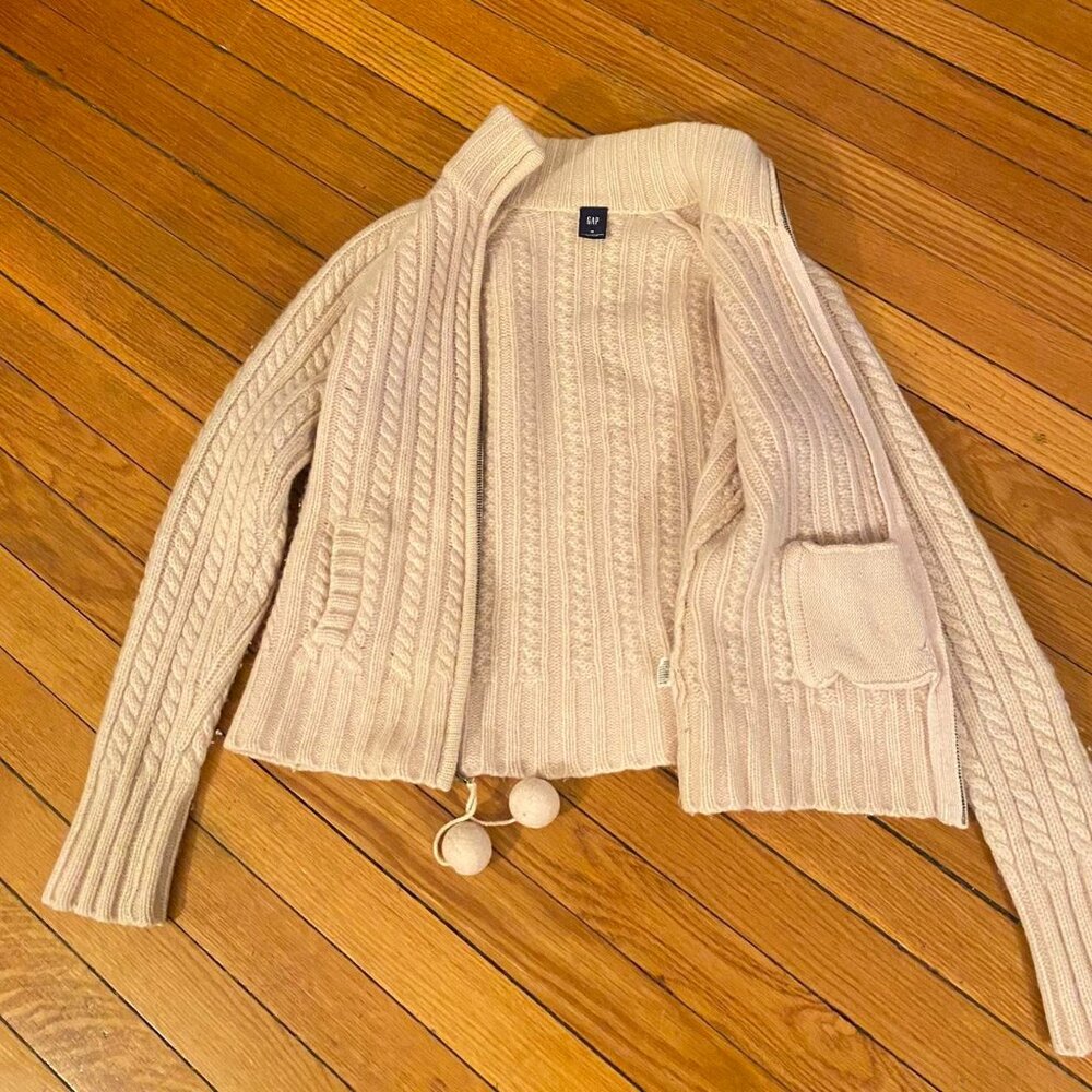 Gap Women's Cream Jumper